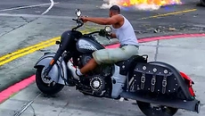 Moto Racing: Driving Simulator - gra w gatunku Widok z trzeciej osoby